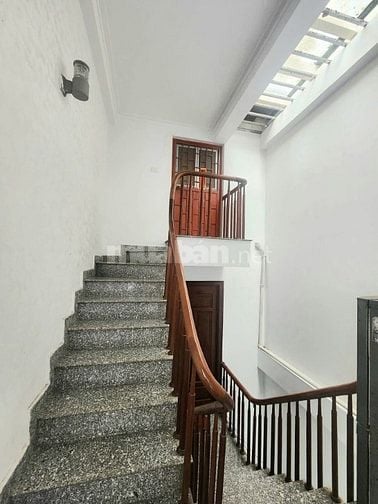 Nhà 5 tầng ngõ kinh doanh ô tô để thoải mái.dt 56m giá 16,6 tỷ.