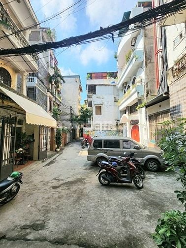 Nhà 5 tầng ngõ kinh doanh ô tô để thoải mái.dt 56m giá 16,6 tỷ.