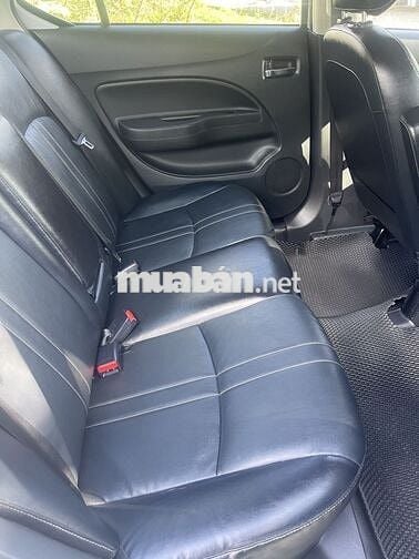 Mitsubishi Attrage 2023 Premium 1.2 CVT - 68000 km
