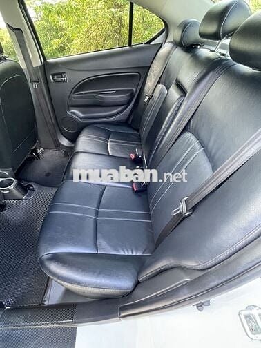 Mitsubishi Attrage 2023 Premium 1.2 CVT - 68000 km