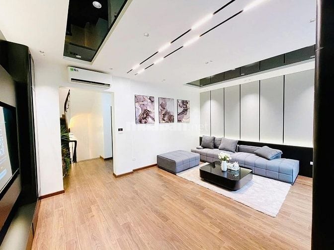 Bán nhà 61m2 Xuân La, đẹp, sổ A4, 6.3m ngang, Ô tô tránh dừng đỗ