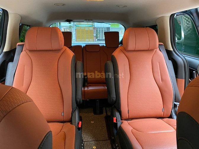 chuyên cho thuê xe kia carnival 7c