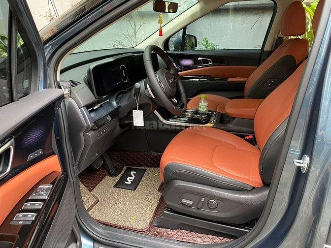 chuyên cho thuê xe kia carnival 7c