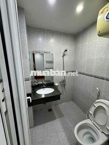Phòng studio CCMN 6 tầng, mặt đường, có thang máy