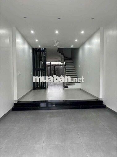 CHO THUÊ NHÀ 3 LẦU MỚI ĐẸP - CÓ THANG MÁY KDC ĐƯỜNG 30/4