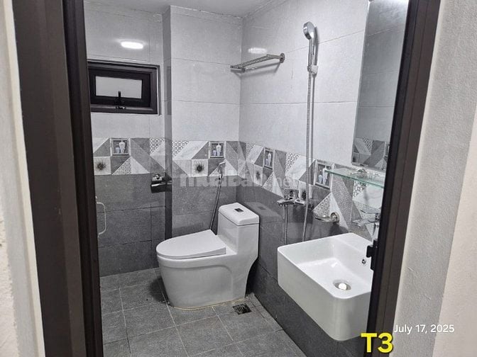 Cho Thuê phòng T3 nhà 553/108 Giải phóng 