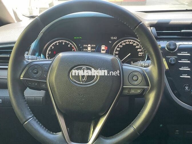 Toyota Camry 2.5Q 2021 Nhập Thái 1 chủ Odo 5v4km