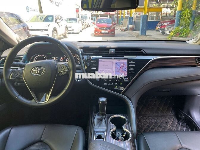 Toyota Camry 2.5Q 2021 Nhập Thái 1 chủ Odo 5v4km