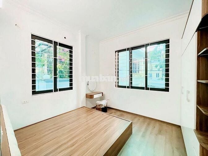 Em  cần bán nhà P Cầu Am, HĐ 40m 5T, Mặt Ngõ, Gần Ô Tô, Giá Nhỉnh 7 Tỷ