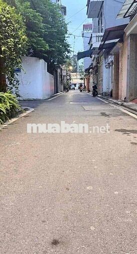 Bán nhà NGỌC THUỴ ngõ nông và siêu rộng,GARA Ô TÔ