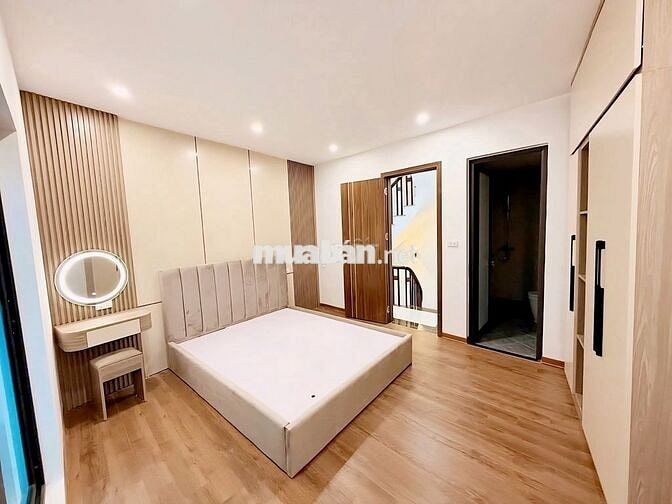 Em  cần bán nhà P Cầu Am, HĐ 40m 5T, Mặt Ngõ, Gần Ô Tô, Giá Nhỉnh 7 Tỷ