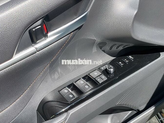Toyota Camry 2.5Q 2021 Nhập Thái 1 chủ Odo 5v4km