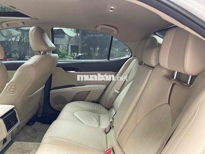 Dư dùng bán Toyota Camry 2.0 Date 2022 - Nhập