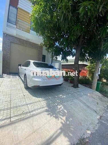 Dư dùng bán Toyota Camry 2.0 Date 2022 - Nhập