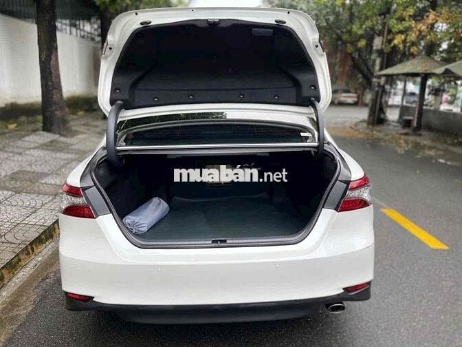 Dư dùng bán Toyota Camry 2.0 Date 2022 - Nhập
