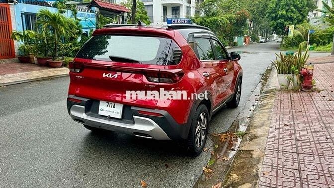Kia Sonet 2023 Luxury 1.5 AT - 16000 km