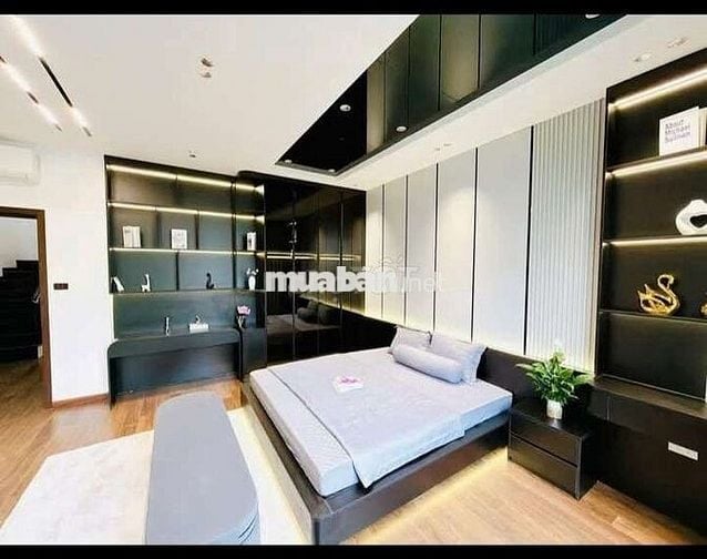 Tôi cần bán nhà mặt ngõ 2 ô tô chánh đỗ nhà 4tầng full nội thất.