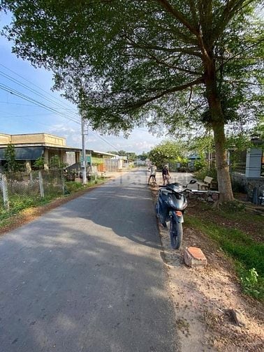 CẦN BÁN GẤP DÃY TRỌ 10 Phòng mặt tiền nhựa Gia Lộc Trảng Bàng 680tr