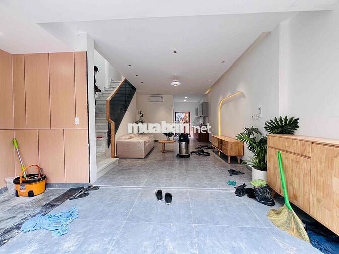 NHÀ SHR MỚI NGAY CHỢ FULL NT HXH CỰC MỀM
