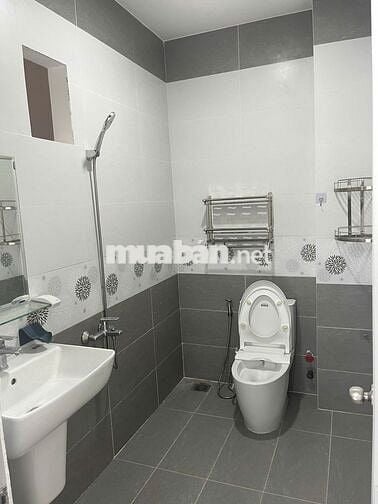 Nhà Nguyên Căn 90m2 TX33 Hẻm Xe tải Gần Chợ,TRường Học,Ưu Tiên lâu dài