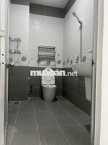 Nhà Nguyên Căn 90m2 TX33 Hẻm Xe tải Gần Chợ,TRường Học,Ưu Tiên lâu dài
