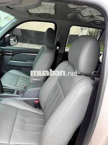Ford Everest sx12/2014 AT 2.5 Diesel.  Limited zin