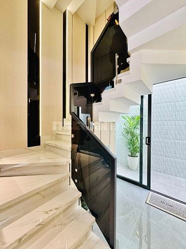 ⭐️Siêu phẩm 5 Lầu tuyệt đẹp THANG MÁY CAO CẤP hẻm xe hơi 6m Lê Văn Thọ