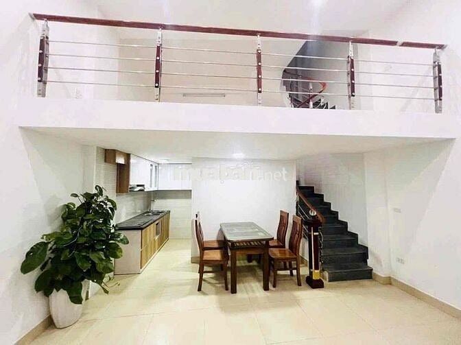 HÀNG HIẾM SÓT LẠI NHÀ PHỐ GIA QUẤT. 32M 4TẦNG  NGÕ NÔNG THOÁNG GẦN OTO