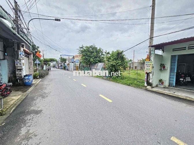 Đất mặt tiền Kinh doanh, gần Ngã Tư Chiêu liêu, P Tân Bình, Tp Dĩ An.