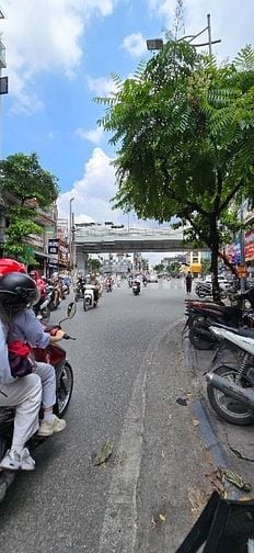 Bán nhà Trương Định ngõ thông kinh doanh, Dt 55m2, 5t, mt 4.2m, 12 tỷ.
