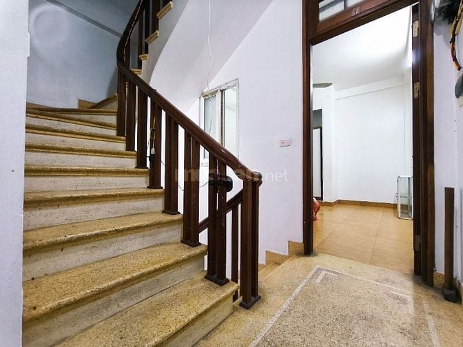 Bán nhà Trương Định ngõ thông kinh doanh, Dt 55m2, 5t, mt 4.2m, 12 tỷ.