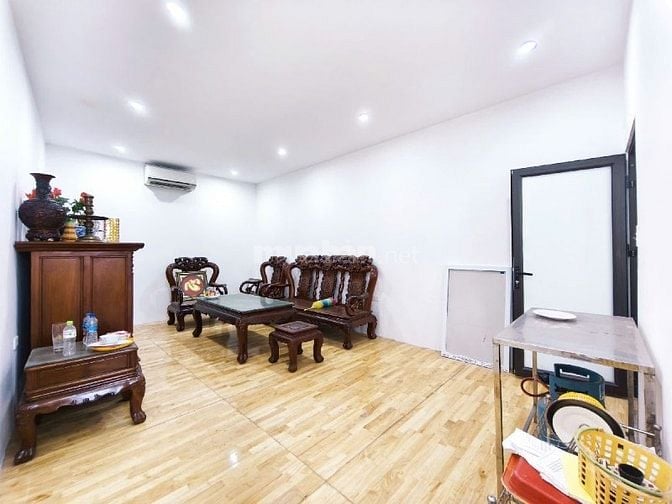 Bán nhà Trương Định ngõ thông kinh doanh, Dt 55m2, 5t, mt 4.2m, 12 tỷ.