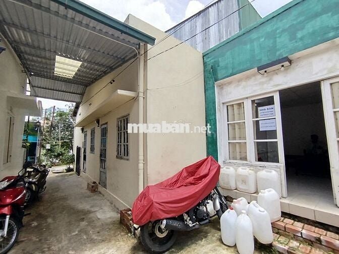 Bán nhà ở 58,5m2, 1 trệt 1 gác có 2 lối đi, đ. Xuân An, P. Xuân Hương
