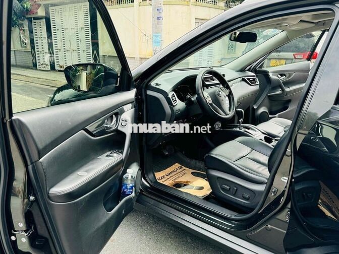 Nissan X trail 2017 2.5 SV 4WD - 140000 km