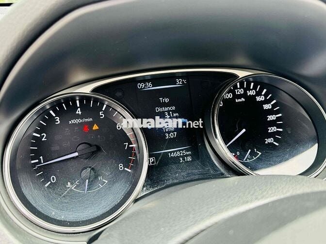 Nissan X trail 2017 2.5 SV 4WD - 140000 km