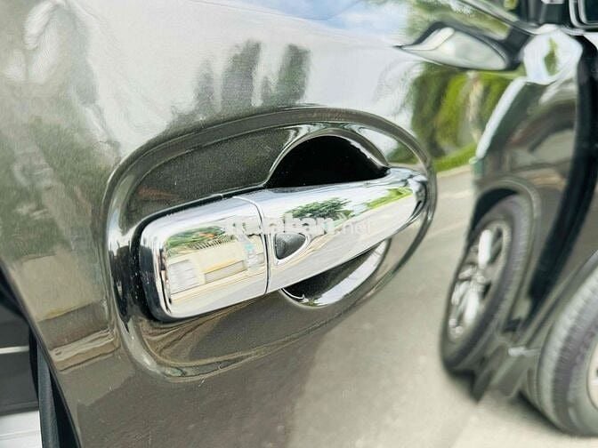 Nissan X trail 2017 2.5 SV 4WD - 140000 km