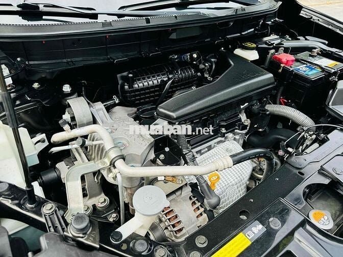 Nissan X trail 2017 2.5 SV 4WD - 140000 km