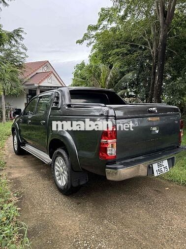 Toyota Hilux 2012 3.0G 4x4 MT - 300 km