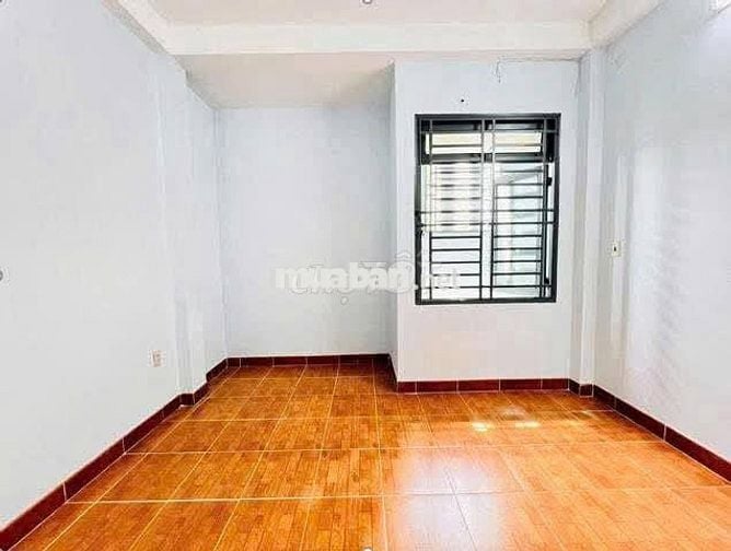Cho Thuê Nhà 3 Lầu Giá Rẻ Hẻm Đường TCH 25, P. TCH, Q12