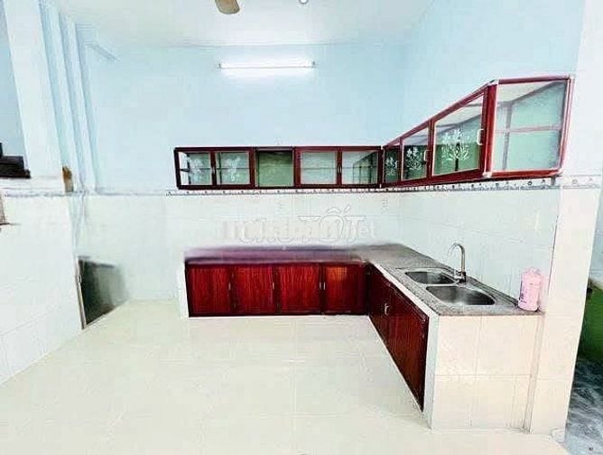 Cho Thuê Nhà 3 Lầu Giá Rẻ Hẻm Đường TCH 25, P. TCH, Q12