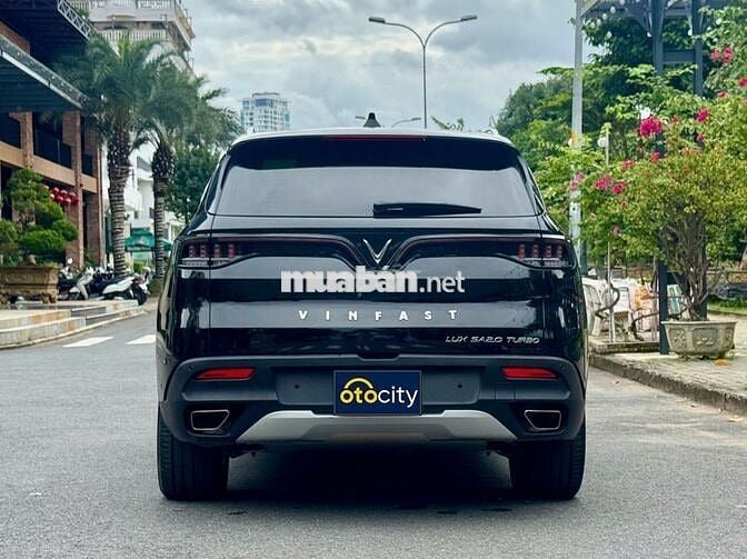 VinFast Lux SA Plus 2022 - Màu đen - 2v3km