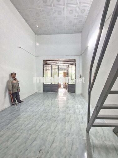 Cho thuê nhà mặt tiền sát trường học