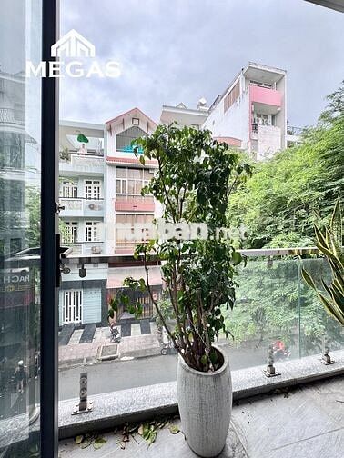 CĂN HỘ BANCONG RỘNG 55m2 - MẶT TIỀN ĐƯỜNG CẠNH UEH, CẦU VƯỢT 3/2