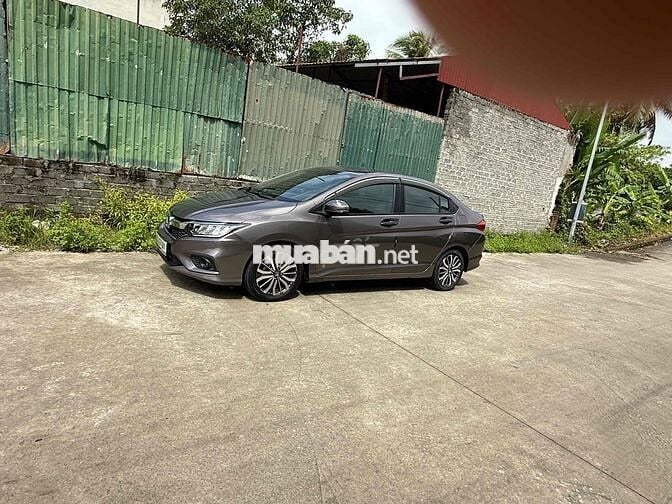 Honda City 2018 1.5 TOP - 780000 km