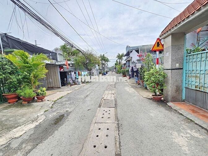 Đất mặt tiền gần chợ Dĩ An 1, phường Dĩ An, TP Dĩ An.