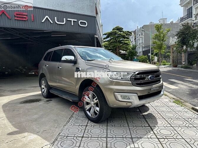 Ford Everest Titanium 2.2L 4x2 AT 2016