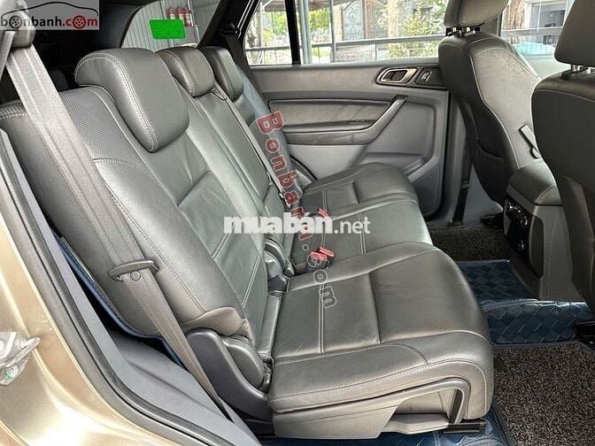 Ford Everest Titanium 2.2L 4x2 AT 2016
