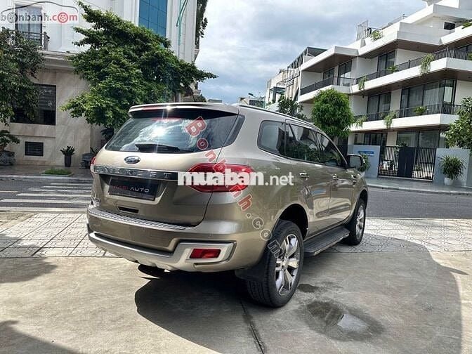 Ford Everest Titanium 2.2L 4x2 AT 2016