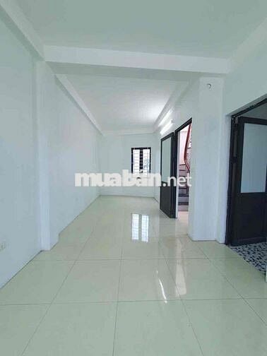 Hơn 3 tỷ có nhà mới Vạn Phúc-Oto vào nhà-Sổ 34m * 4tầng; MT5m