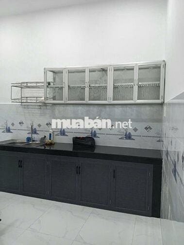 CẦN BÁN GẤP NHÀ 1 TRÊT, 1 LỬNG, 2 PN, WC, HẺM XE HƠI.